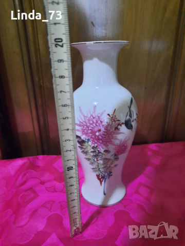 Много красива и голяма ваза с птица и розови цветя - от фин и лек порцелан. Маркирана. Внос от Дания, снимка 5 - Вази - 36184044