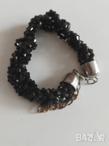 Дамска черна гривна