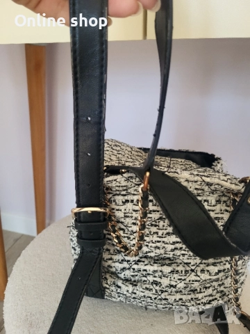 Оригинална раница букле Guess, снимка 6 - Раници - 51792925