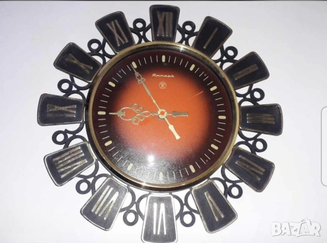 Съветски стенен часовник "Янтарь" (Янтар) 60 те години за ценители и колекционери 