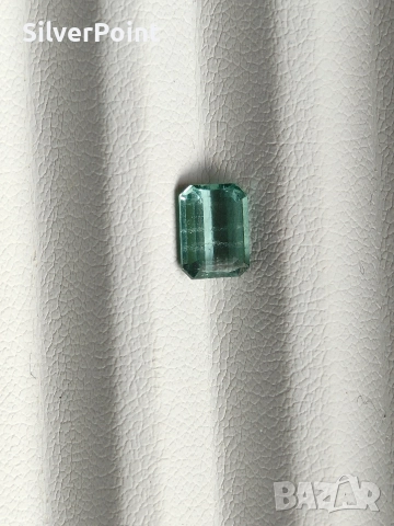 Турмалин синьо зелен