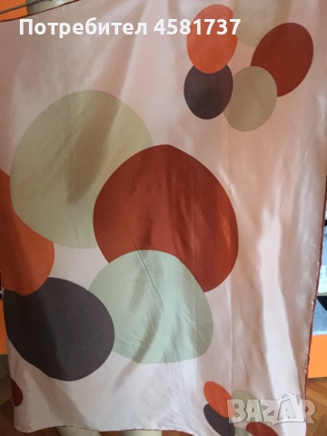 Копринен шал с десен точки Jammers Leufgen, снимка 3 - Шалове - 52053201