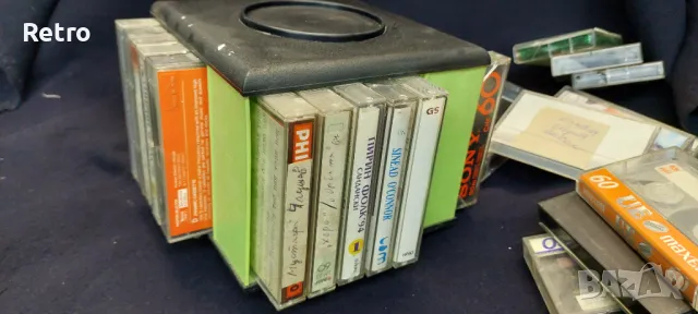 Аудио касети и поставка