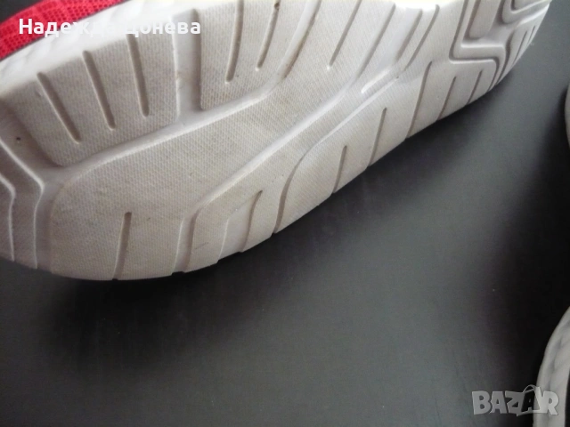 Мъжки маратонки- италианска марка KangoROOS, номер 43, червено и черно, снимка 3 - Маратонки - 53800578