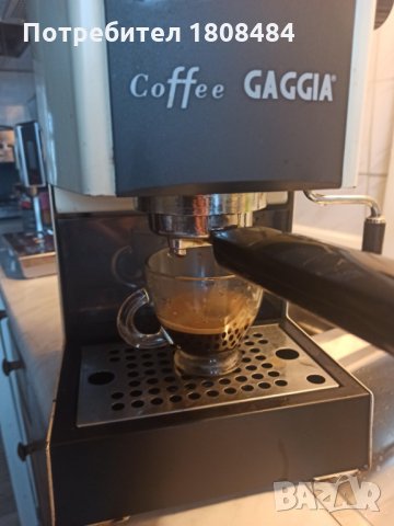 Кафе машина Гаджия с ръкохватка с крема диск, работи отлично и прави хубаво кафе , снимка 2 - Кафемашини - 36025370