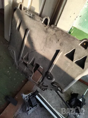 Ford Kuga -Подкалници,Кора под двигателя.