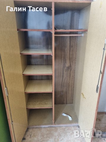 Продавам мебели-шкафове ,бюра,маси,дивани,фотьойли,табуретки и др., снимка 9 - Гардероби - 42100247