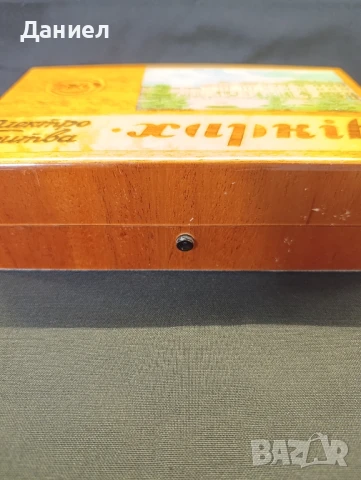 Стара дървена кутия Харковъ, снимка 3 - Антикварни и старинни предмети - 50992217