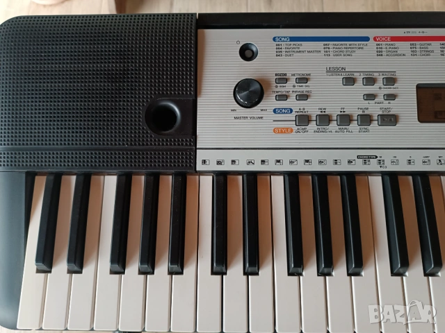 Синтезатор Yamaha YPT 260+стойка и педал, снимка 3 - Синтезатори - 53445814