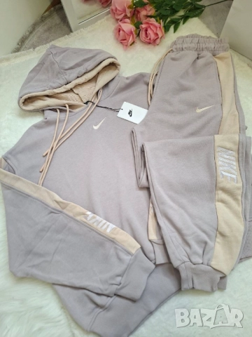 дамски екипи Nike , снимка 11 - Спортни екипи - 51564613