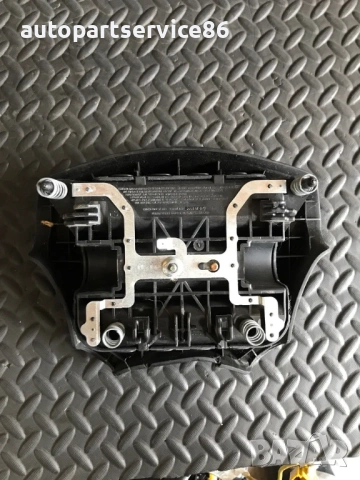 Кормилна част с клаксон за Peugeot (2001), снимка 2 - Части - 53561484