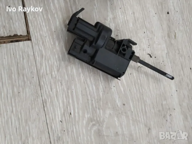 Ключалка за капачката на резервоара за Renault Megan, Scenic , снимка 2 - Части - 47324540