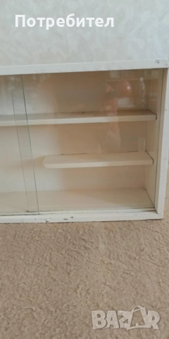 Дървена аптечка за стена, снимка 3 - Антикварни и старинни предмети - 51862410