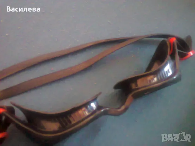 Очила за плуване Speedo Futura Classic + кутия, снимка 3 - Водни спортове - 47490123