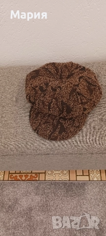 Дамска зимна шапка 