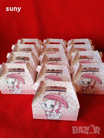 Кутийка за лакомства Котето Мари / Аристокотки