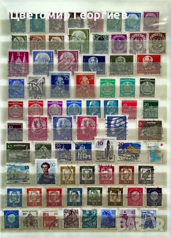 Класьор с марки.650 бр.  К.3