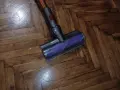 Отлична прахосмукачка Dyson V10 с добра батерия и аксесоари, снимка 4