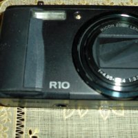 Цифрови фотоапарати Ricoh R10 и Ricoh CX2 , снимка 2 - Фотоапарати - 42595478