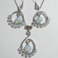 Прелестен комплект бижута със скъпоценни камъни Опал и орнаменти в цвят Сребро, снимка 2 - Бижутерийни комплекти - 41138790