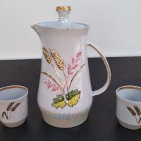Руски - украински Чайник  с две чаени чашки , снимка 1 - Декорация за дома - 41400967