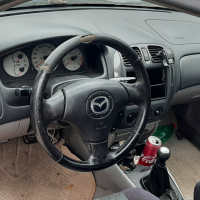 На части Mazda 323f 2002г 1.5i, снимка 5 - Автомобили и джипове - 36324213