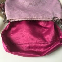 COACH дамска чанта в розово, снимка 10 - Чанти - 41630198