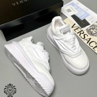 Дамски маратонки Versace Реплика ААА+, снимка 2 - Маратонки - 38747970