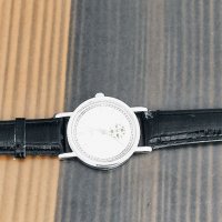 Часовник на марката Тime с постоянен секундарник, снимка 2 - Луксозни - 39902707