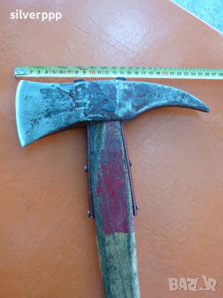 Стар масивен пожарникарски топор - 407 , снимка 1