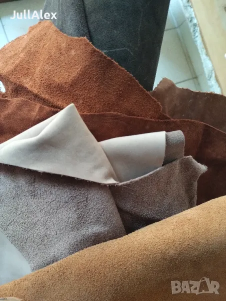 Естествена кожа/ велур- цели парчета. Най- светлото е продадено., снимка 1