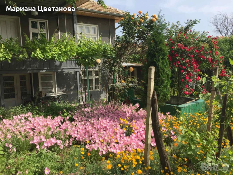 Продава се двуетажна къща, снимка 1