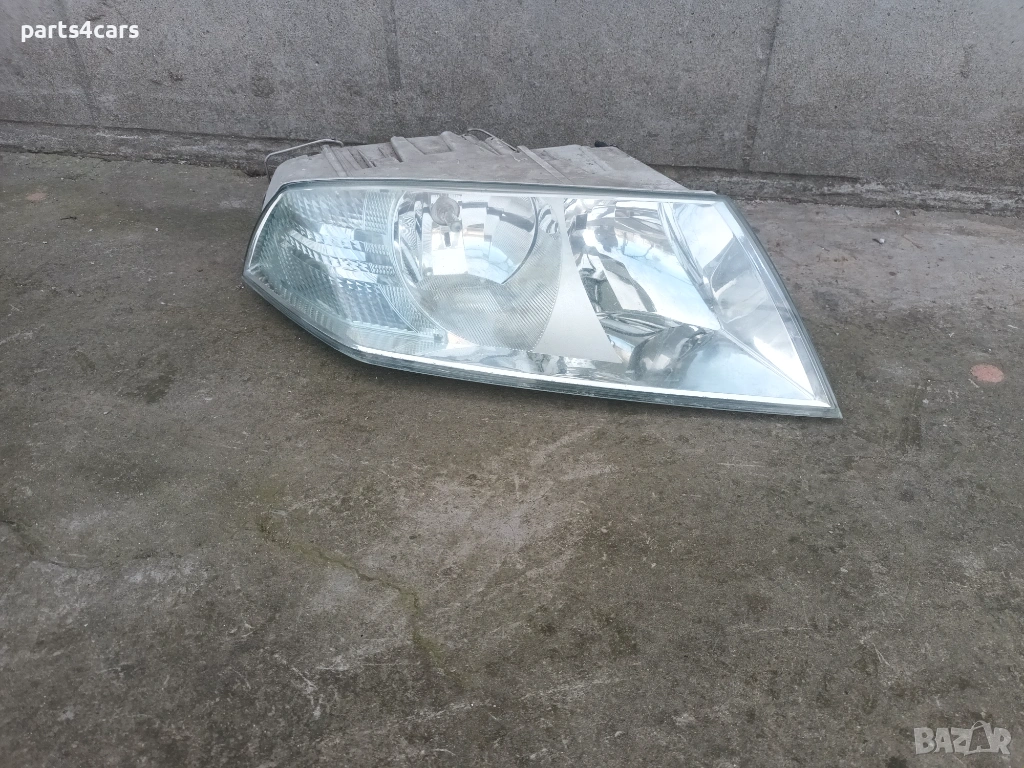 десен фар за шкода октавия 2 SKODA OCTAVIA октавиа, снимка 1