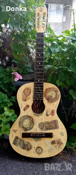 Уникат във винтидж стил, РЪЧНО създаден върху основа българска китара, снимка 1