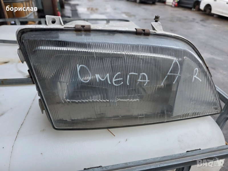 Десен фар за Опел Омега а, снимка 1