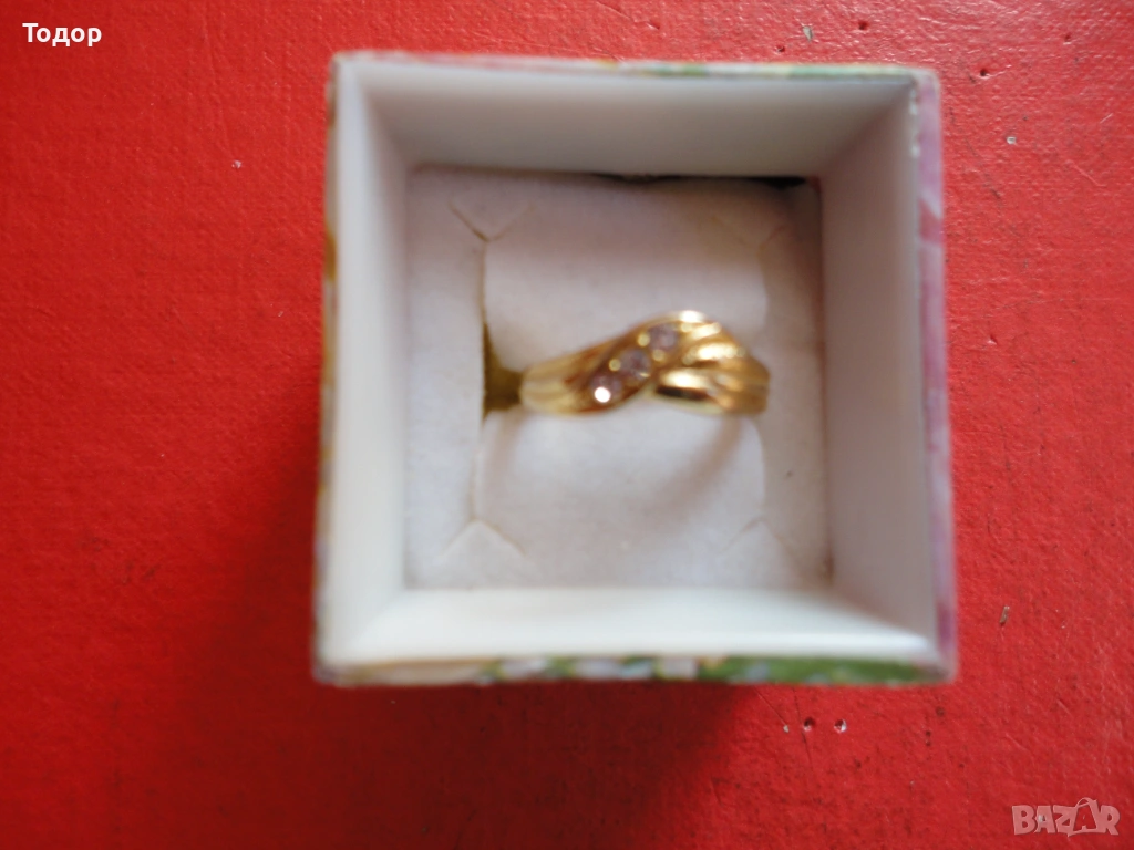 Позлатен пръстен с камъни 2, снимка 1