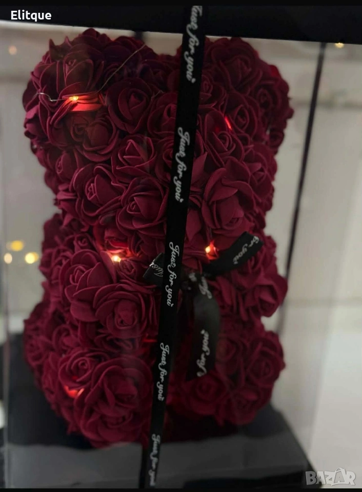 Червено мече от рози. Перфектният подарък за свети Валентин. Височина: 25см, снимка 1