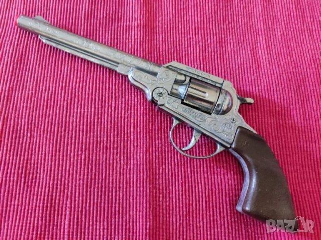 Стар метален пистолет с капси, Испания. , снимка 1 - Колекции - 35715491