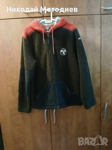 Много запазен полар м размер , снимка 2 - Суичъри - 52850236