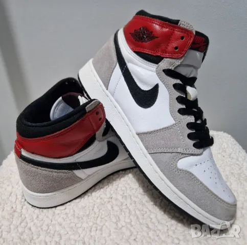 Nike Air Jordan 1 Retro High OG Smoke Gray White, 40 номер, без забележки!, снимка 4 - Маратонки - 50271170