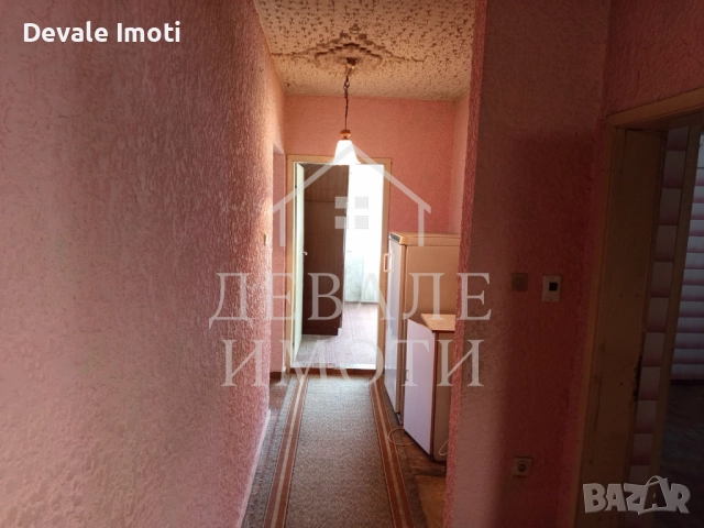 Продава се масивна двуетажна къща в центъра, снимка 11 - Къщи - 51532688