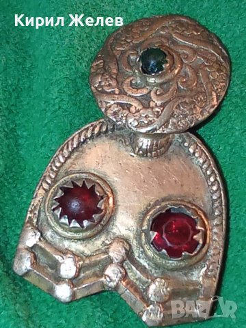 САЧАН БРОНЗ ВЪЗРОЖДЕНСКА ПАФТА ТОКА с ГРАНАТ СМАРАГД ЕДИНИЧКА ОРНАМЕНТИРАНА 18-19 ВЕК 12387, снимка 3 - Антикварни и старинни предмети - 30331033