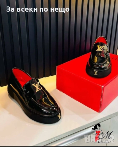 Louis Vuitton Мъжки Черни Лачени Мокасини Код SK365