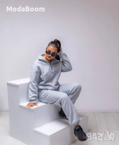 Спортен дамски комплект от две части 