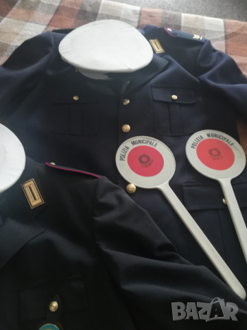 Италианска полицейска униформа, снимка 4 - Антикварни и старинни предмети - 44729228