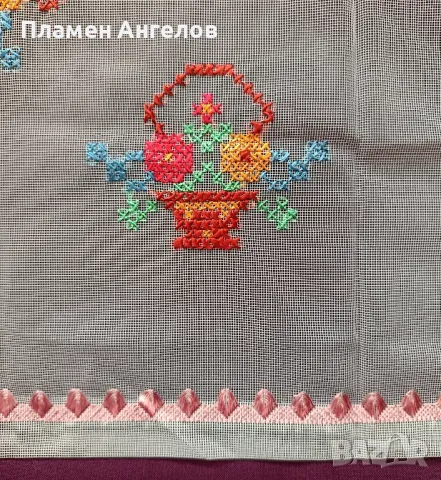 Ръчно бродирано Каре на тюл , снимка 2 - Декорация за дома - 48560471