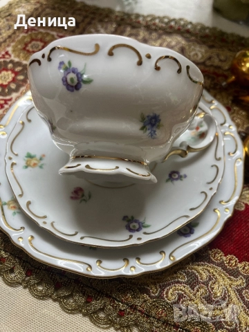 Felda Rhon 1933-1949 Троен сет за чай  Бял порцелан, нежни цветни букети, златен кант и златна ръчно, снимка 4 - Чаши - 52942076
