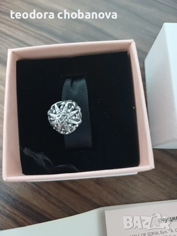 Pandora Snowflake Charm , снимка 3 - Колиета, медальони, синджири - 53486048