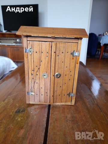 Стара детска играчка гардероб #2