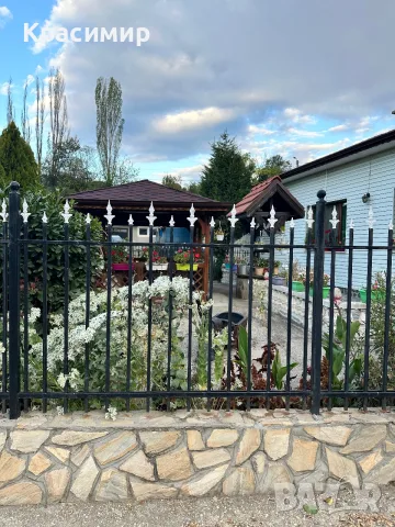 Упи с къща и гаражи, снимка 3 - Къщи - 56188944